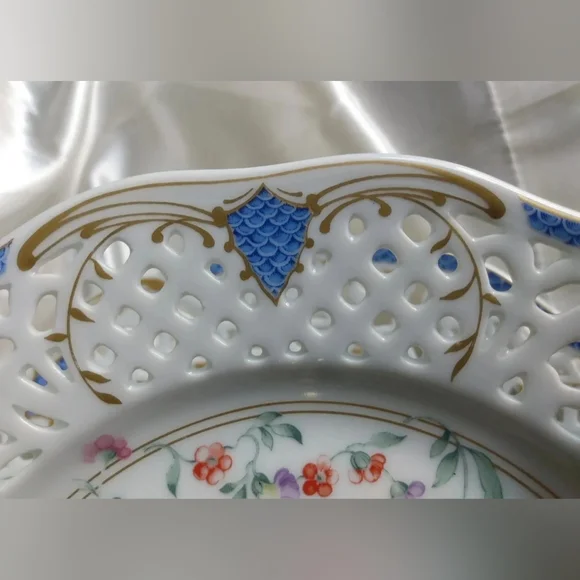 Vtg Oscar De La Renta 2 tier serving tray tidbit dessert blue floral tea party - Picture 6 of 12